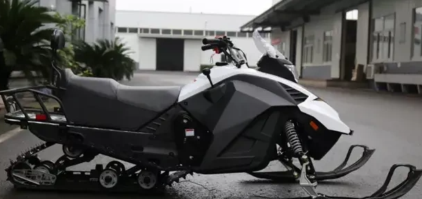 Снегоход ULAR 220 в Новом Уренгое