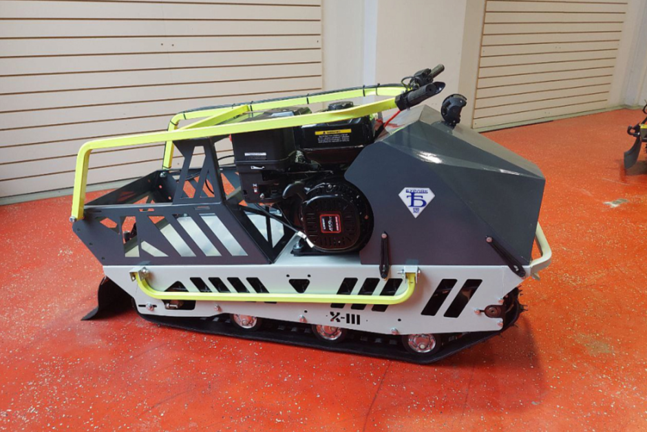 Мотобуксировщик Бурлак Пионер в Новом Уренгое