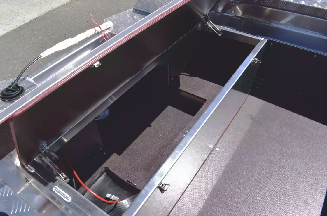 Алюминиевая лодка Wyatboat-390 DCM в Новом Уренгое