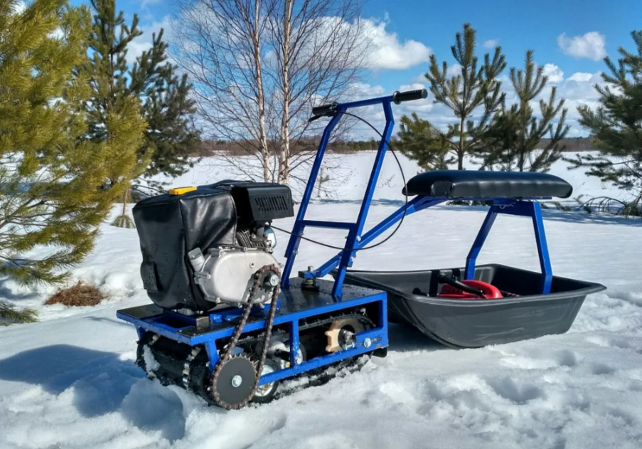 Мини-мотобуксировщик Альбатрос-М с фарой в Новом Уренгое